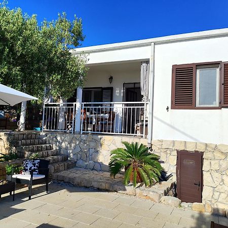Willa Weekend House Olive Garden Donje Selo na Šolti Zewnętrze zdjęcie
